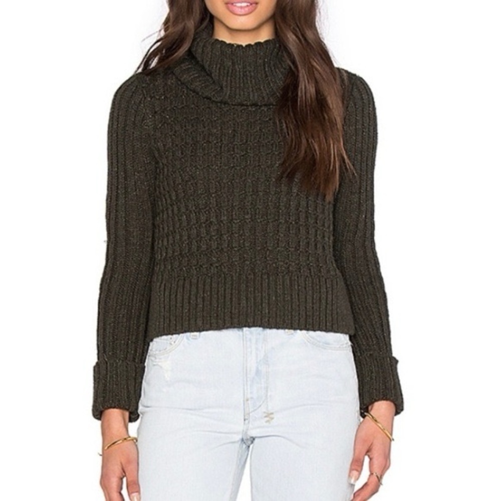 Free People Twisted Cable Cropped TurtleNeck Sweater Medium